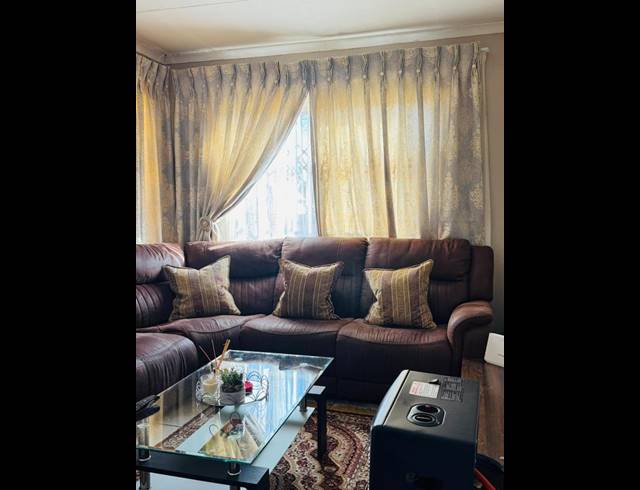 3 BEDROOM HOUSE FOR SALE IN DAWN PARK EXT